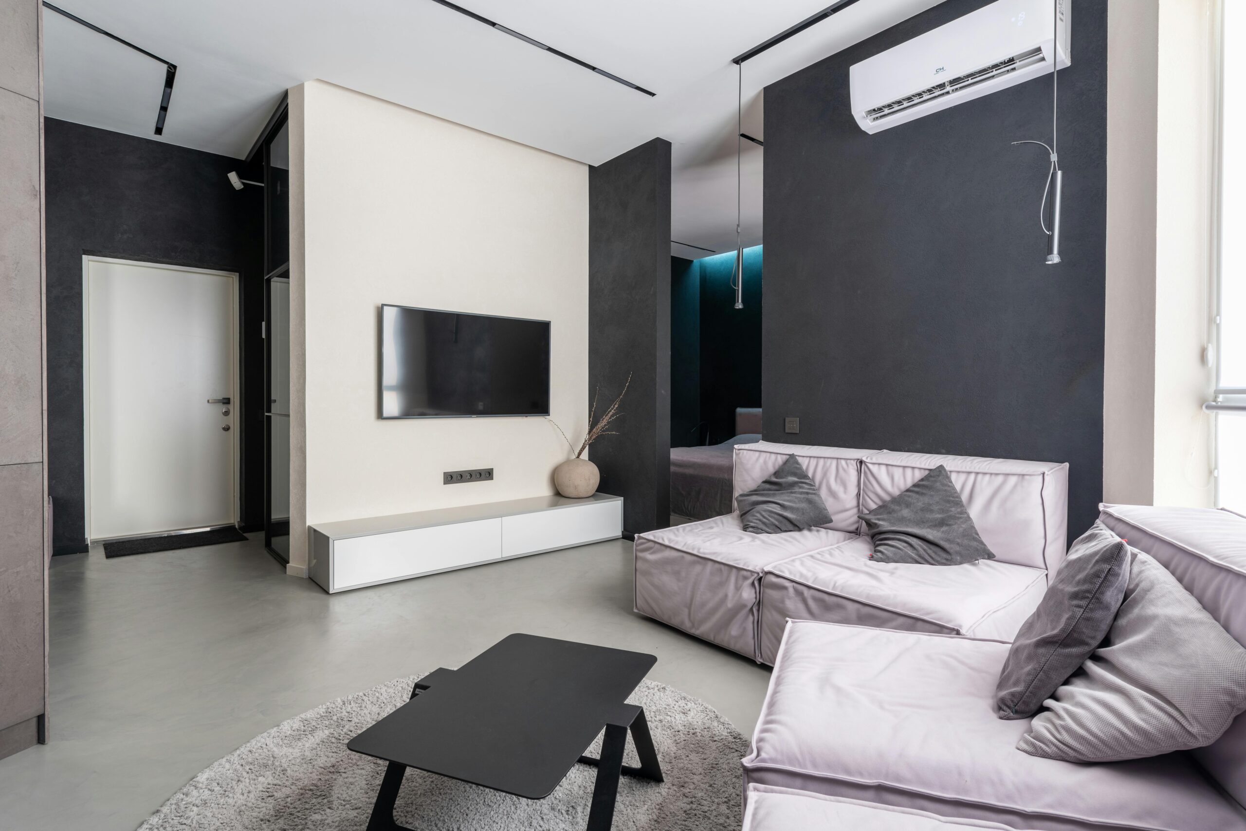 Sala climatizada con un minisplit de pared